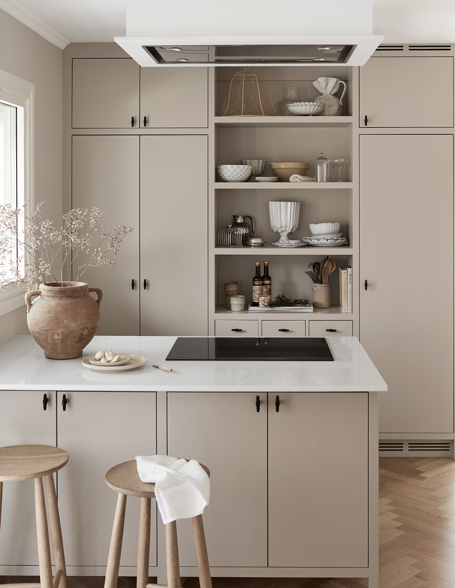 Vassbäck Ett platsbyggt shakerkök i modern stil från Himle